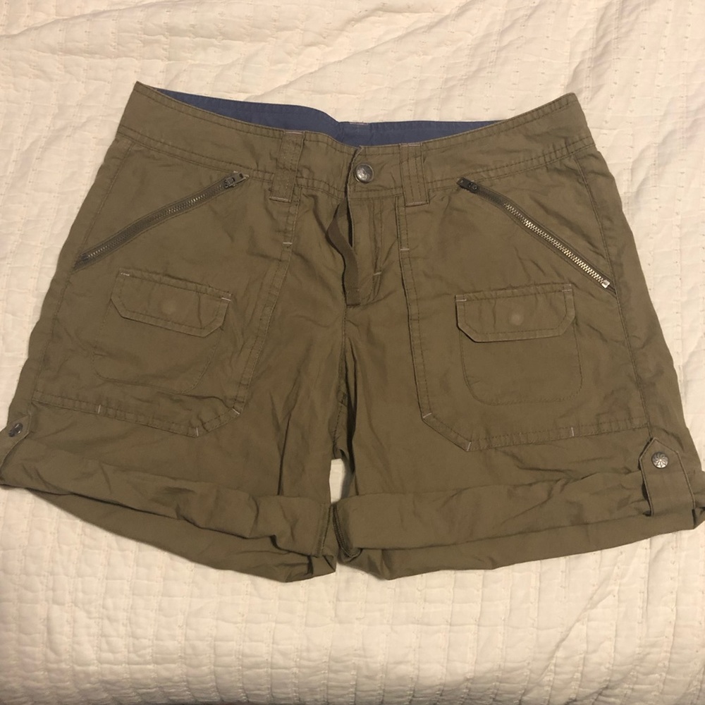 Athleta Coastal Cargo Shorts SIze 4